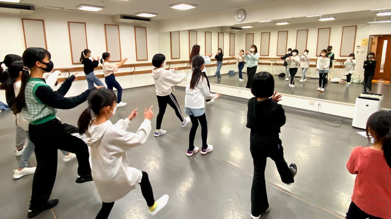 K-POPダンス（月2回・小学3年生～中学生対象）
