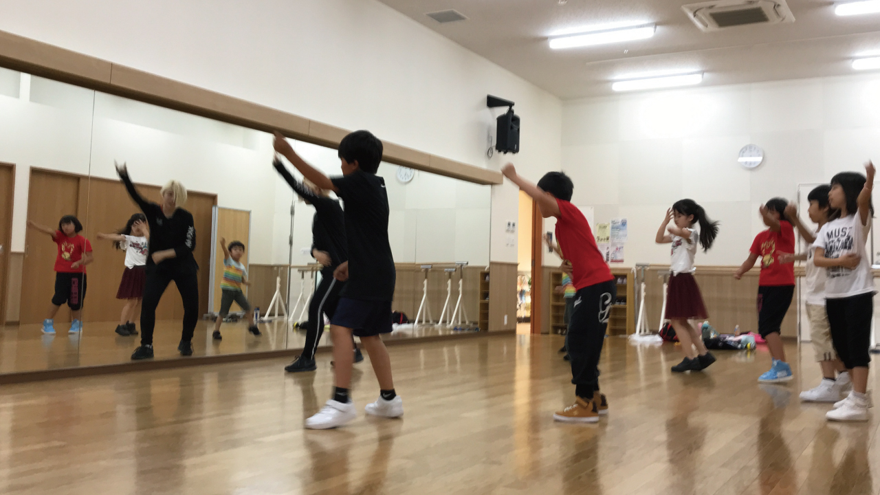 K-POPダンス（月2回・小学3年生～中学生対象）